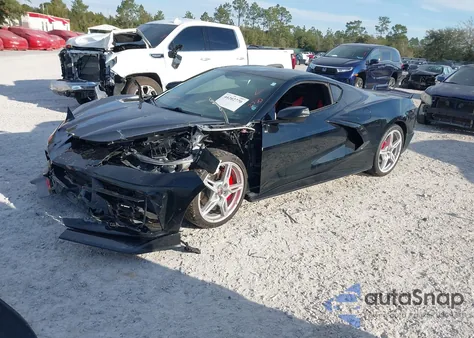 2021 Chevrolet Corvette Stingray z USA, uszkodzony, nr VIN 1G1YC2D40M5110356